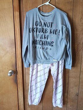 Friends TV Show Pajama Set Womens Medium Gray Pink Lounge Sleepwear